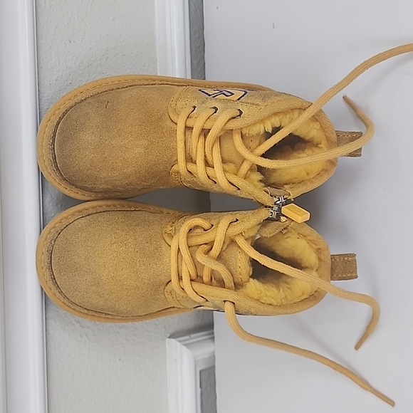 UGG Unidex Kids' Neumel Graphic Outline yellow ankle boots size 9 - Picture 5 of 10